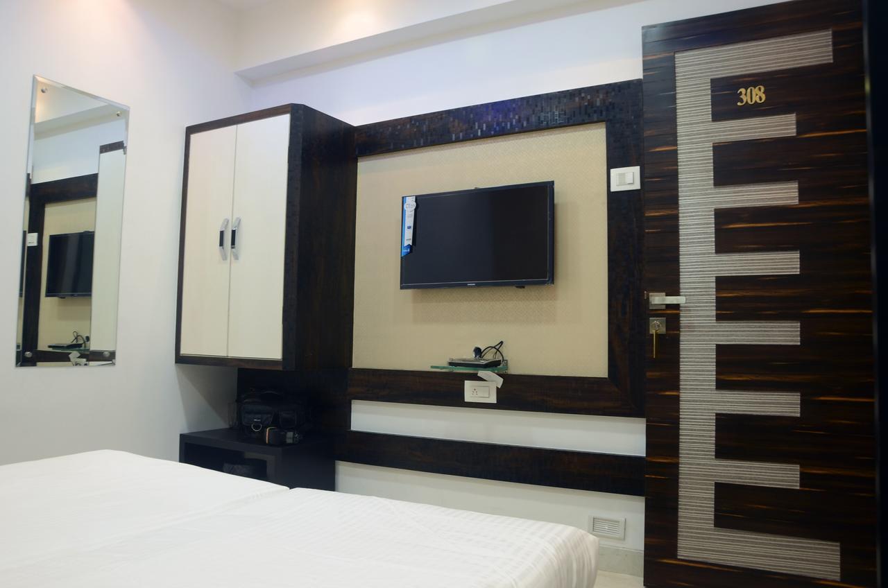 Hotel Modern Мумбаї Екстер'єр фото
