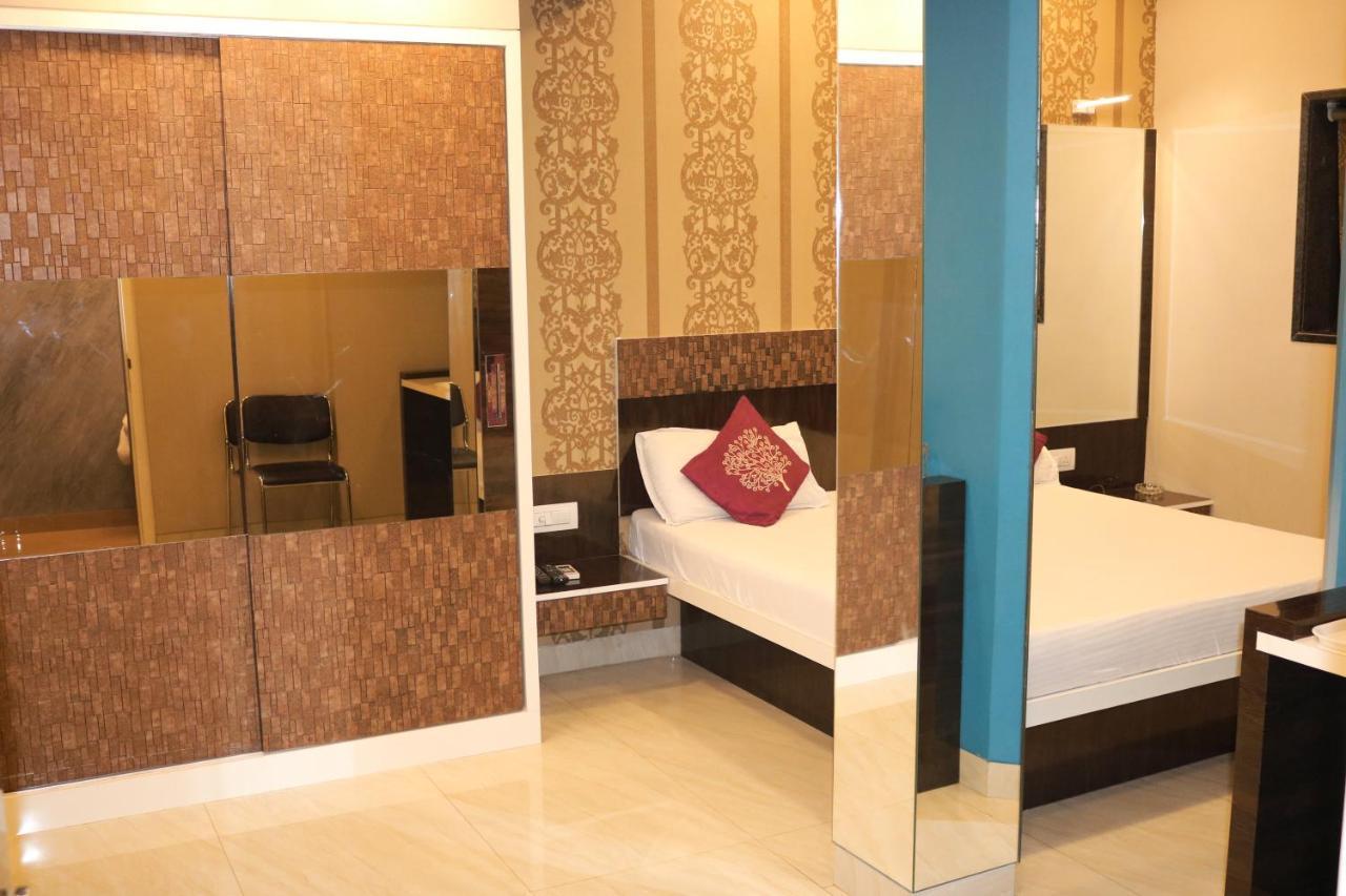 Hotel Modern Мумбаї Екстер'єр фото