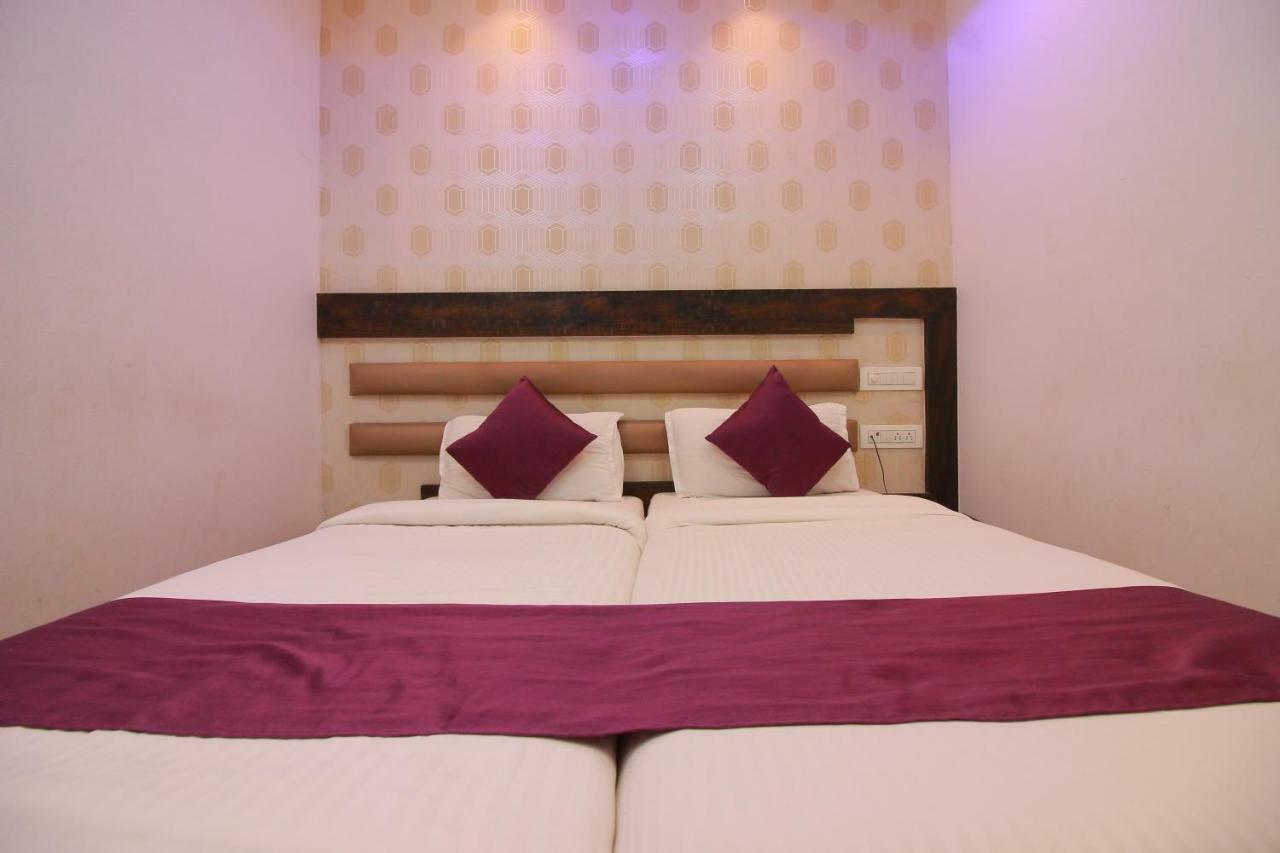 Hotel Modern Мумбаї Екстер'єр фото